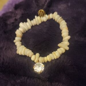 Elegant Lavender Beaded Bracelet with Gold Accents